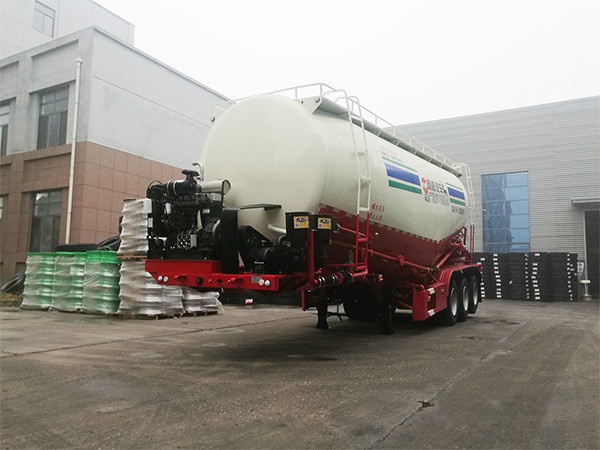 LHL9407GFLC type medium density powder material transport semi-trailer