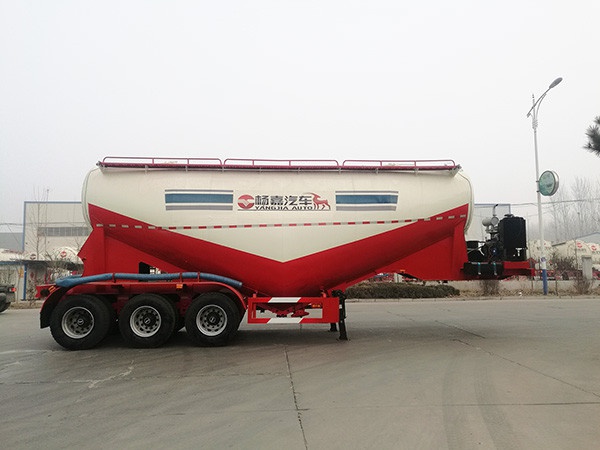 LHL9403GFL1 type medium density powder material transport semi-trailer